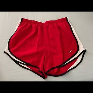 Women’s XL Nike Tempo Shorts